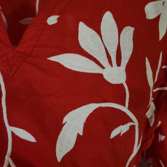 Beautiful Talbots blouse.  Size 10. Excellent condition. - Picture 7 of 9